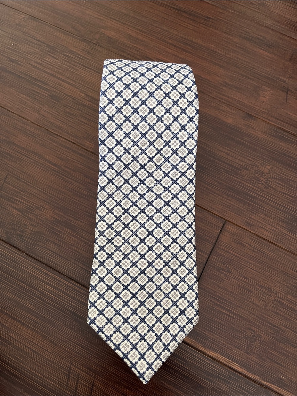 Suitsupply Navy and White Woven Geometric Silk Tie